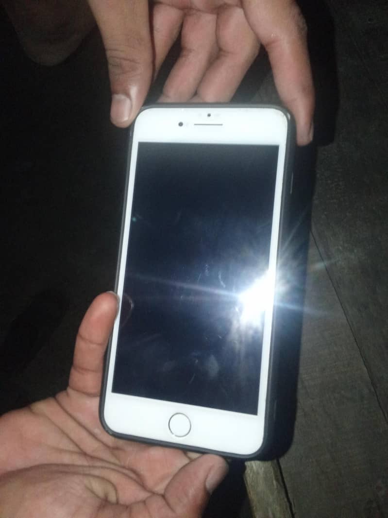 Apple iPhone 7 Plus 2