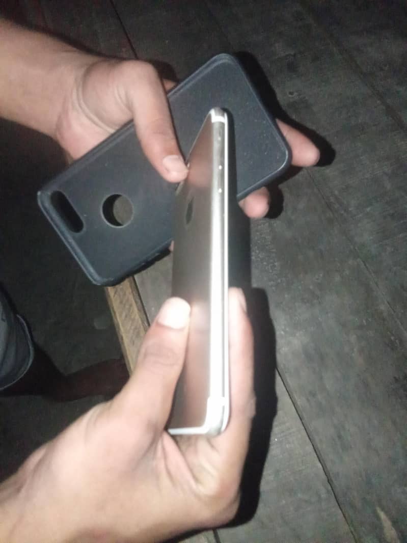 Apple iPhone 7 Plus 3