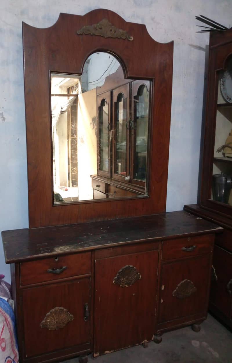 Showcase & Dressing Table – Good Condition 1