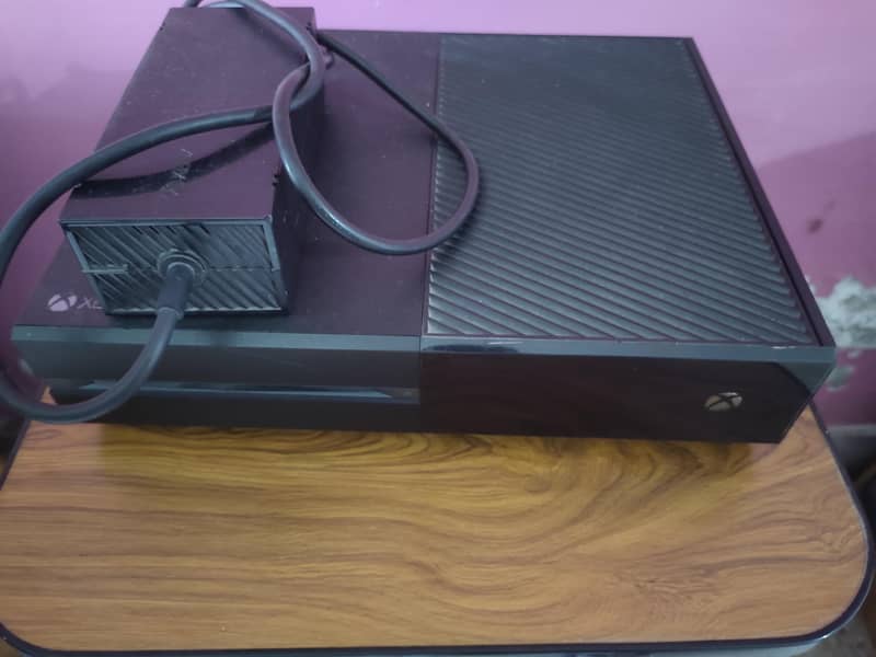 Xbox one 1TB 4