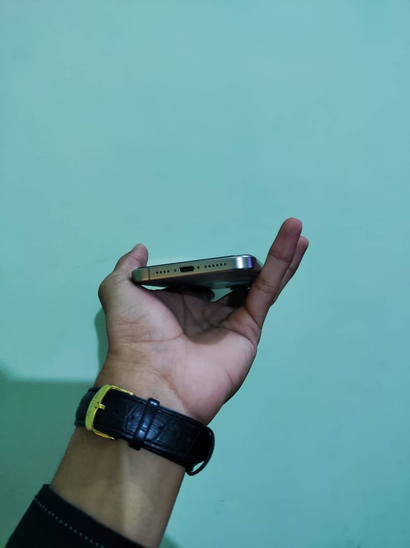 Apple iPhone 15 Pro Max 1