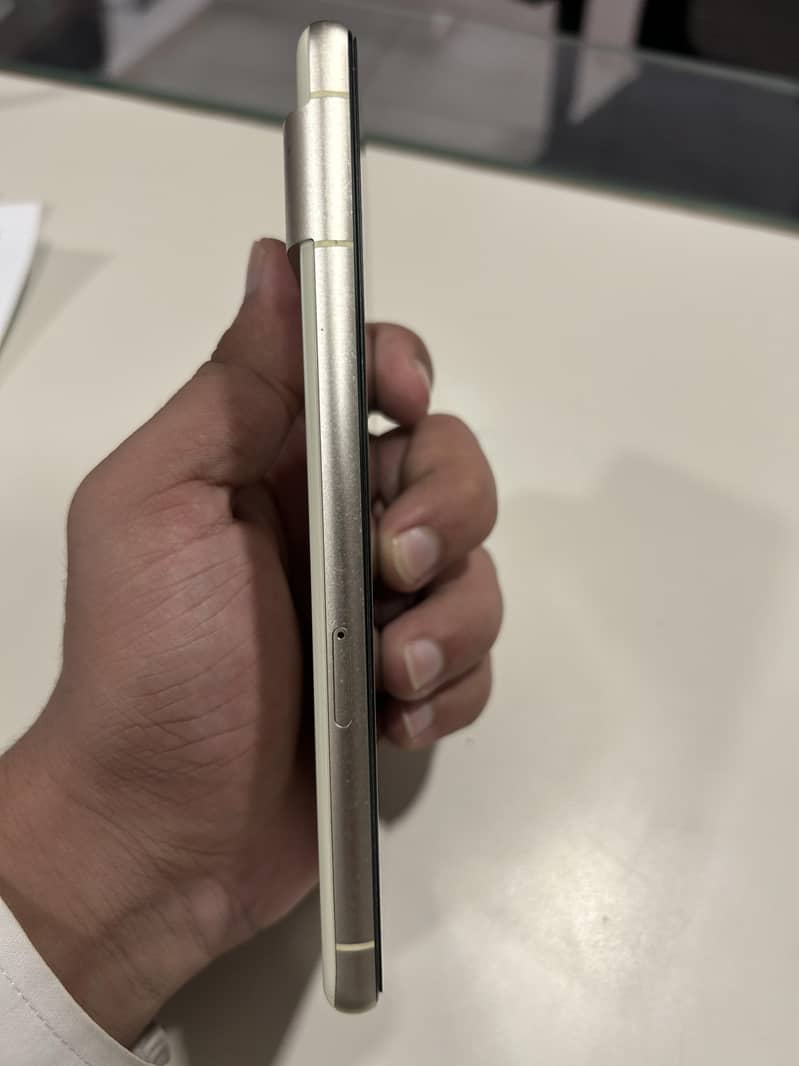 Google Pixel 7 4