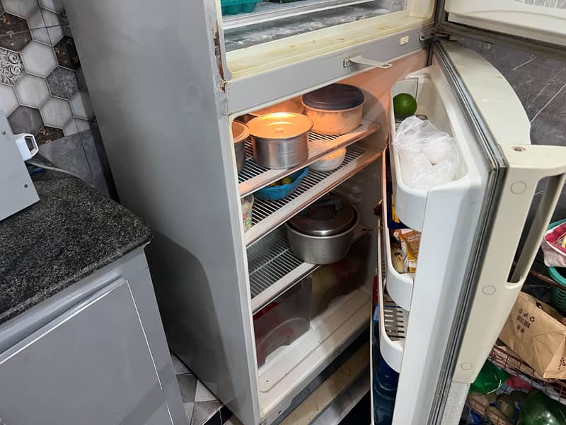 Refrigerator 0
