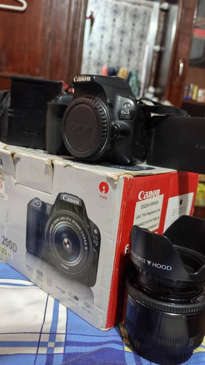 Canaon 200D   (Home used) With complete box