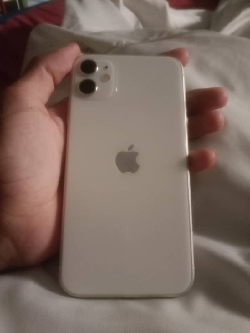 Apple iPhone 11 3