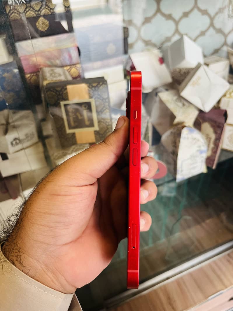 Apple iPhone 13 2