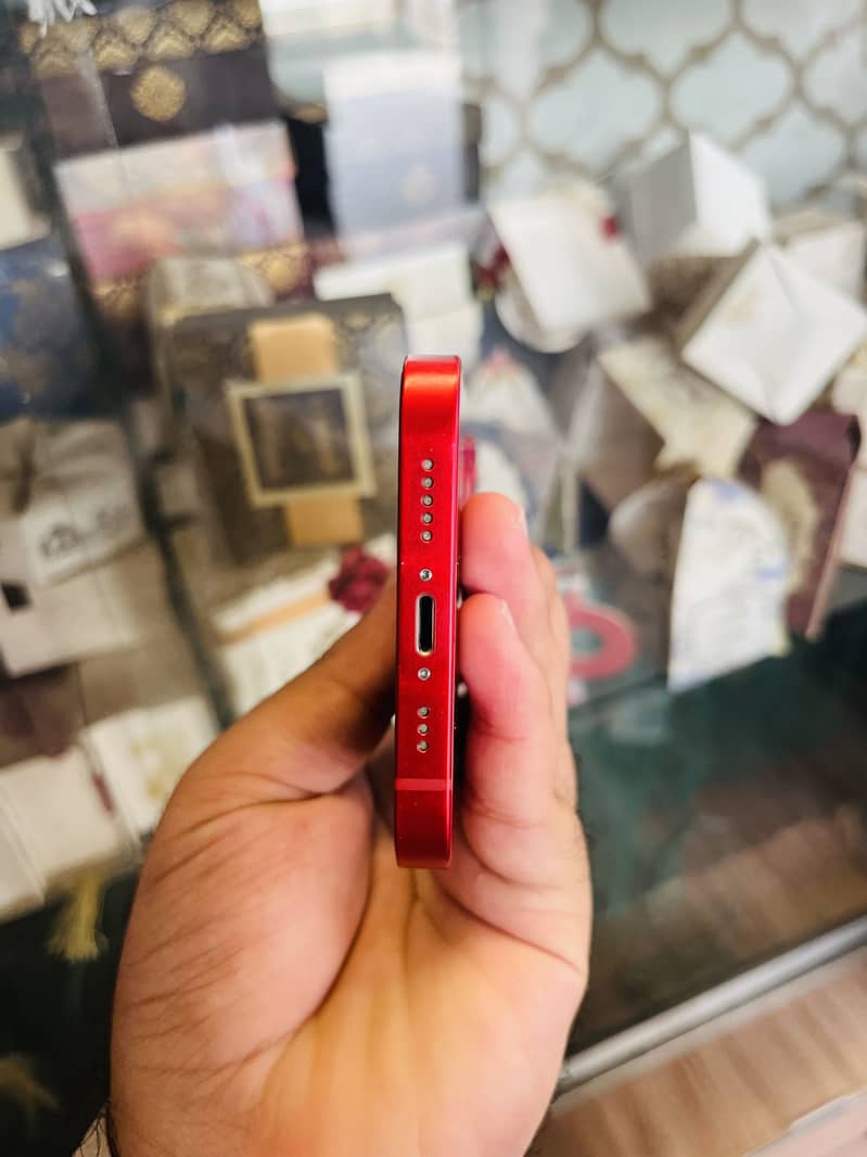 Apple iPhone 13 5