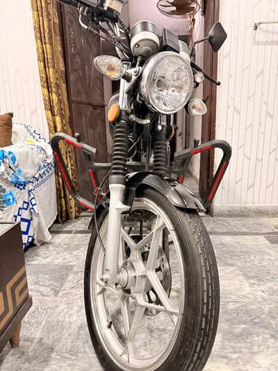 Suzuki GS 150 special edition