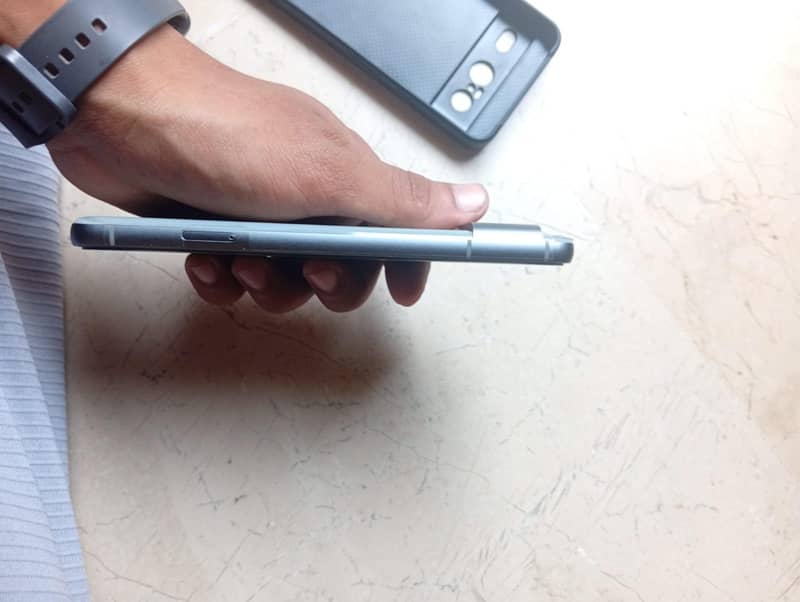 Google Pixel 8 2