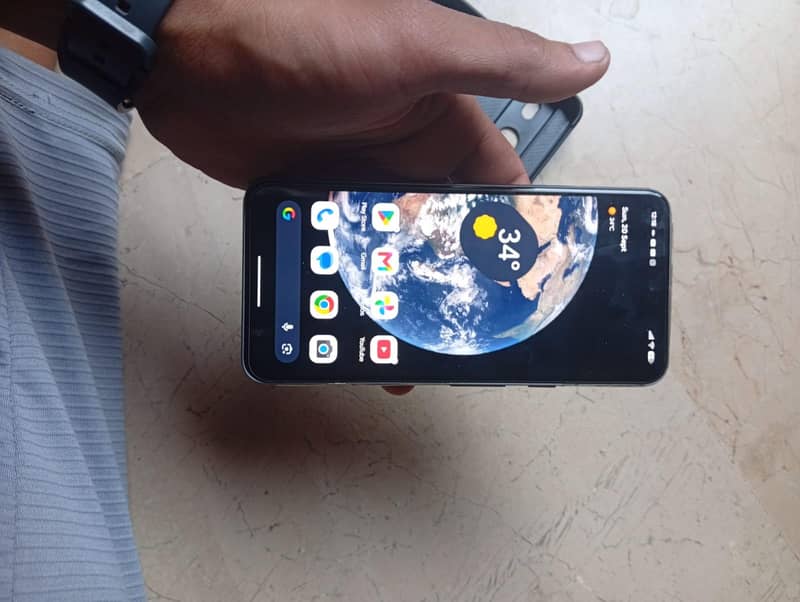 Google Pixel 8 6