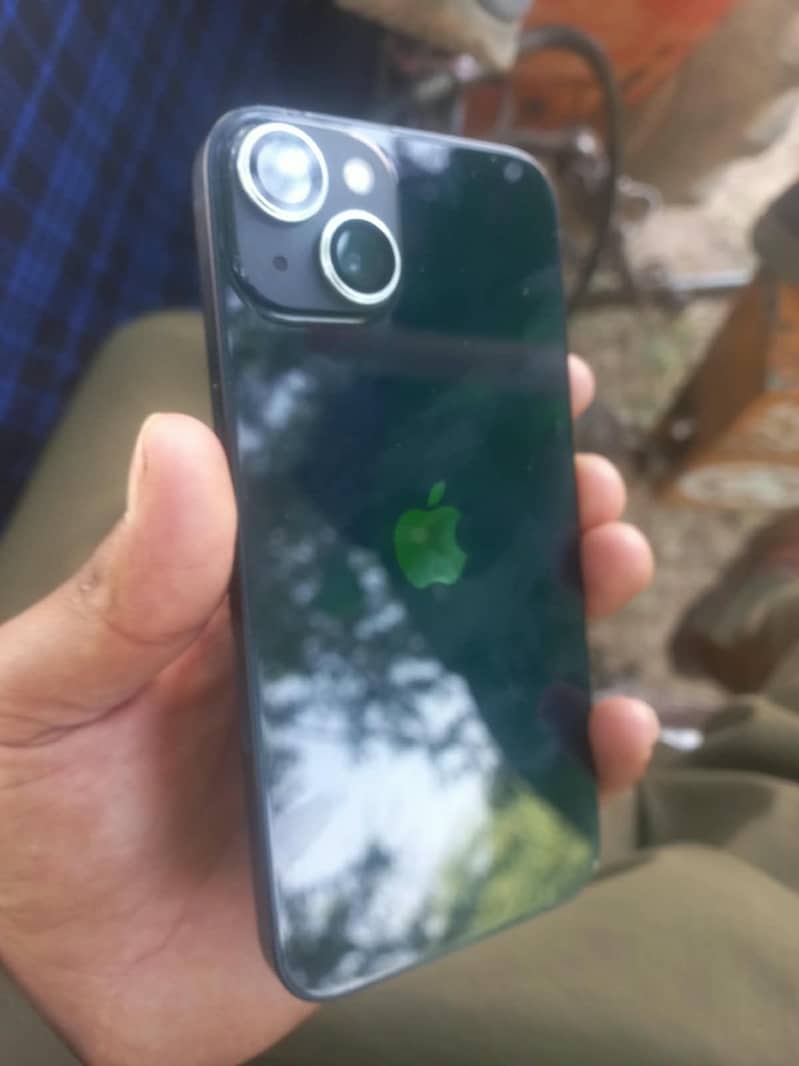 iPhone 13 4
