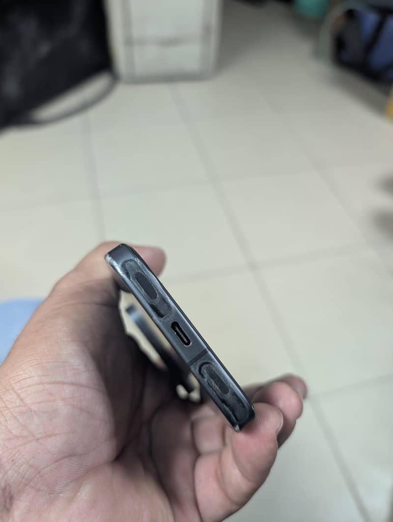 Google Pixel 10 4