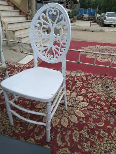 Milky chair