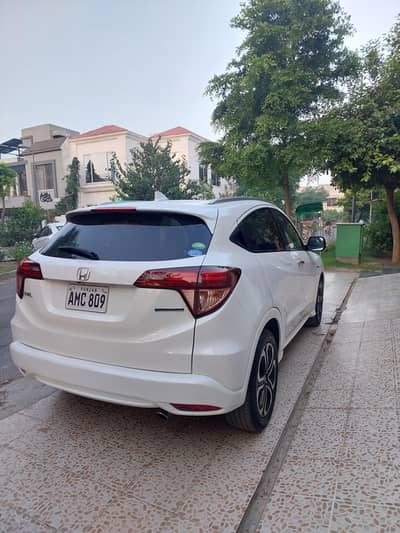 Honda Vezel Z sensing 2015 model