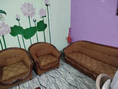 10 seater sofa set with table.
