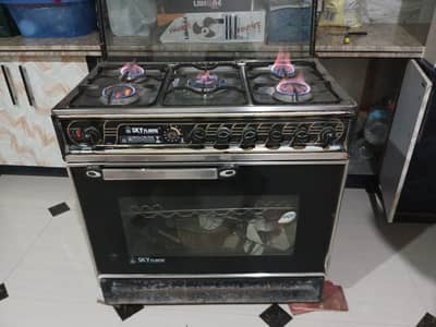 Skyflame cooking range with baking oven (5 burners)
