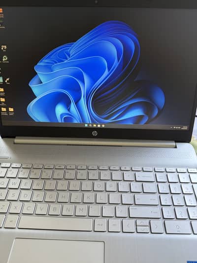 HP 15s i5 1235u With Box first owner