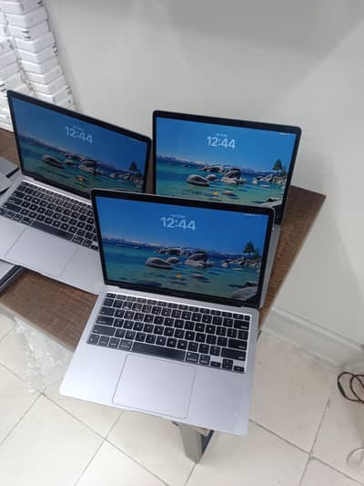 MACBOOK AIR M1 2020 13 INCH 8GB RAM 256GB SSD QUANTITY AVAILABLE