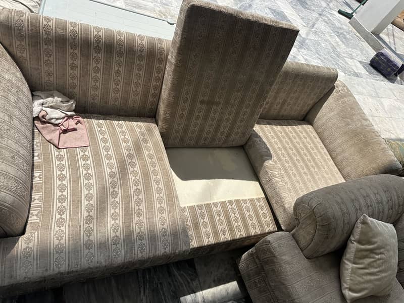 white sofa 4