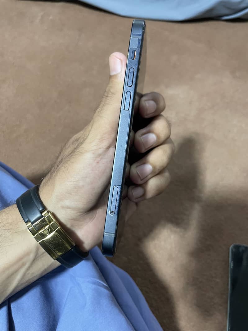 Apple iPhone 12 2