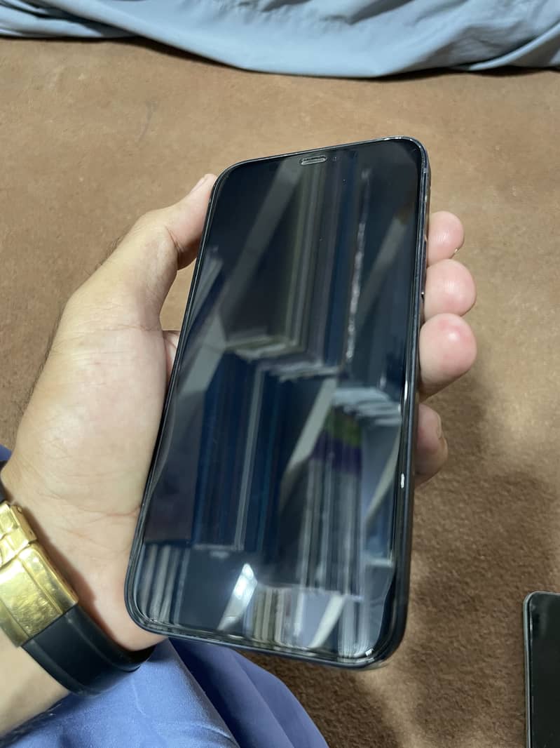 Apple iPhone 12 5