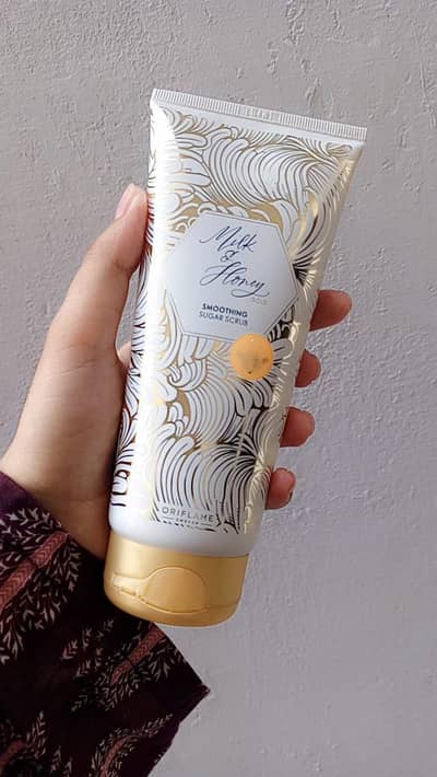 milk and honey sugar scrub