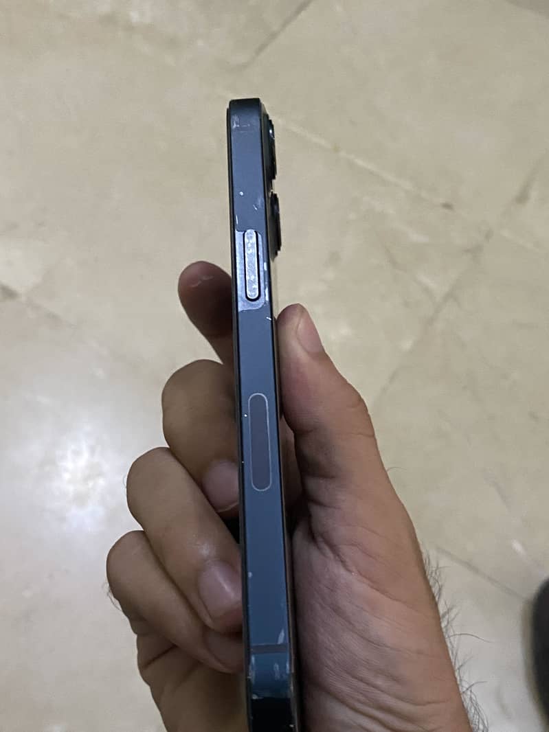 Apple iPhone 13 1