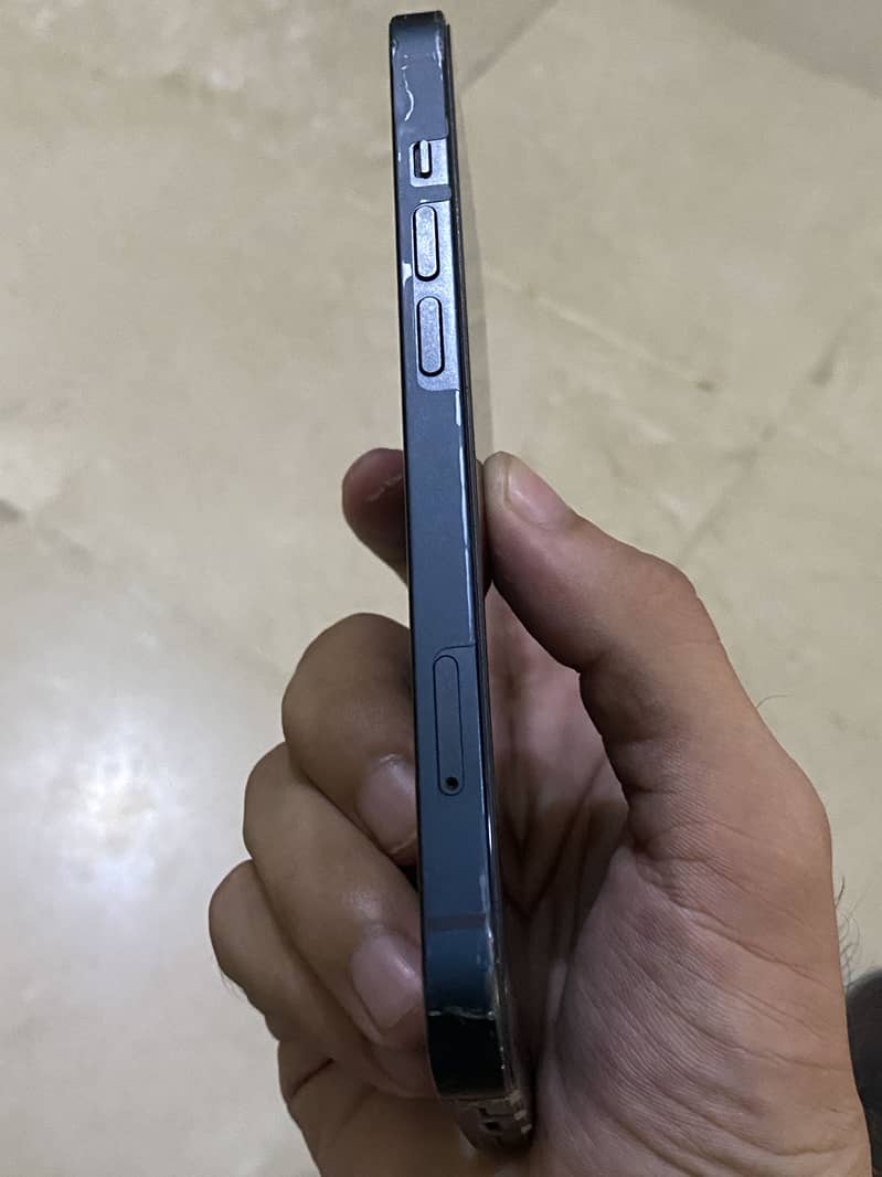 Apple iPhone 13 3