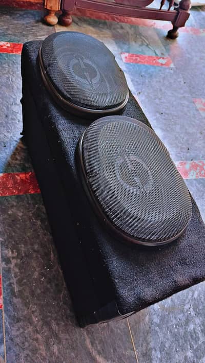 2.0 Kenwood car speakers  with box