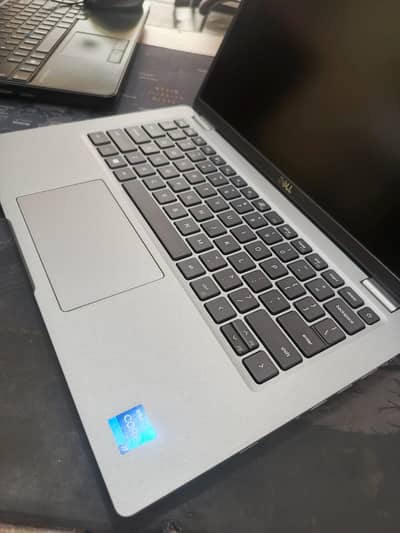 Dell Latitude 5431 12th Gen i7-1270P 16GB DDR5 256GB SSD FHD IPS LED