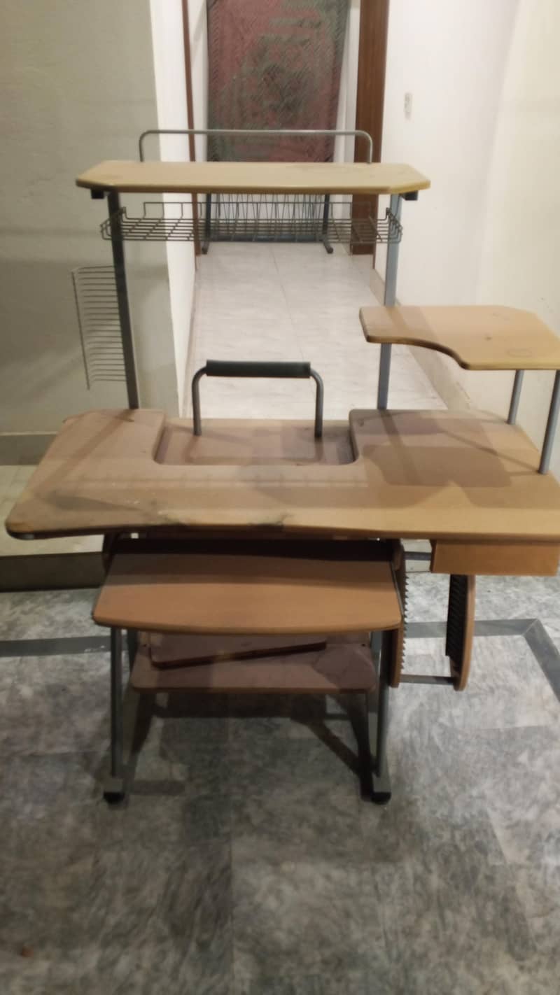 study Table and mix computer Table 3