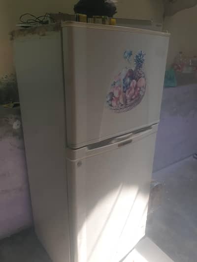 Dowland medium fridge