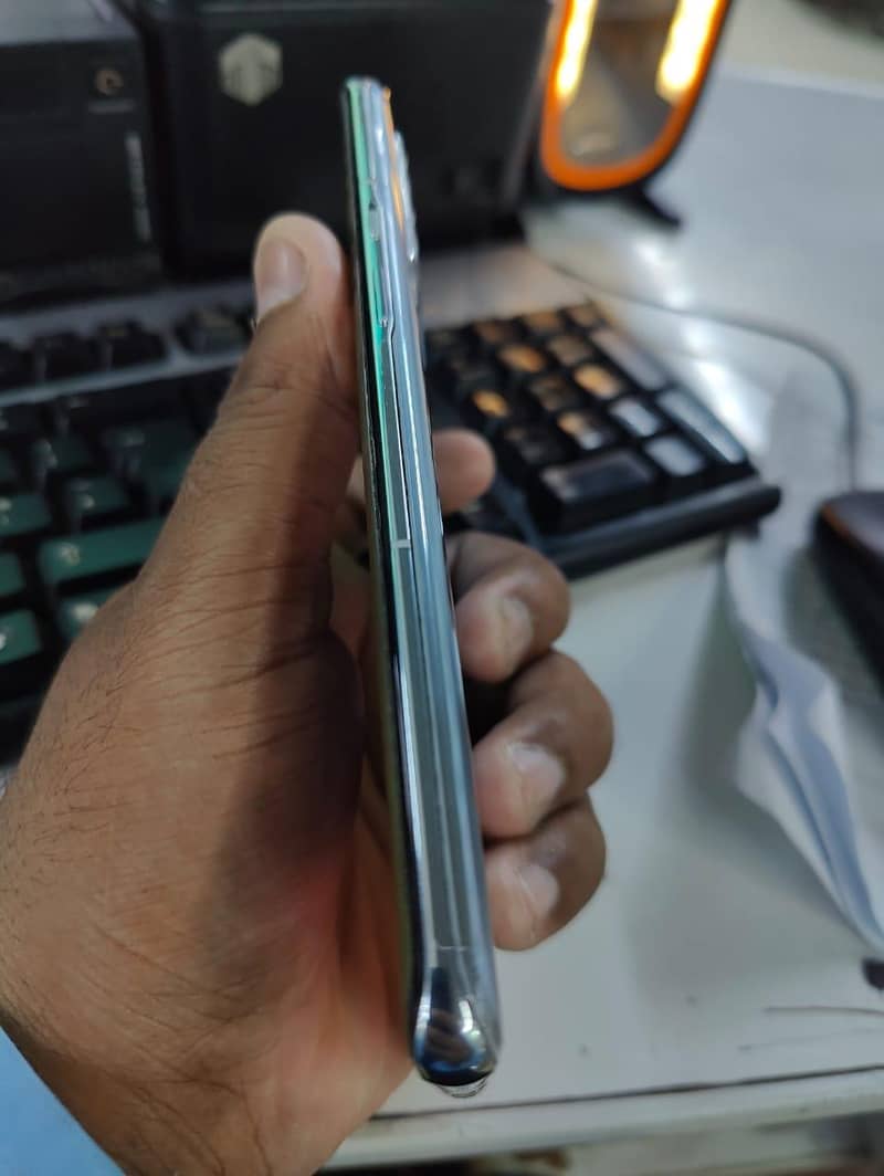 One Plus 9 Pro 10/9.5 condition 1