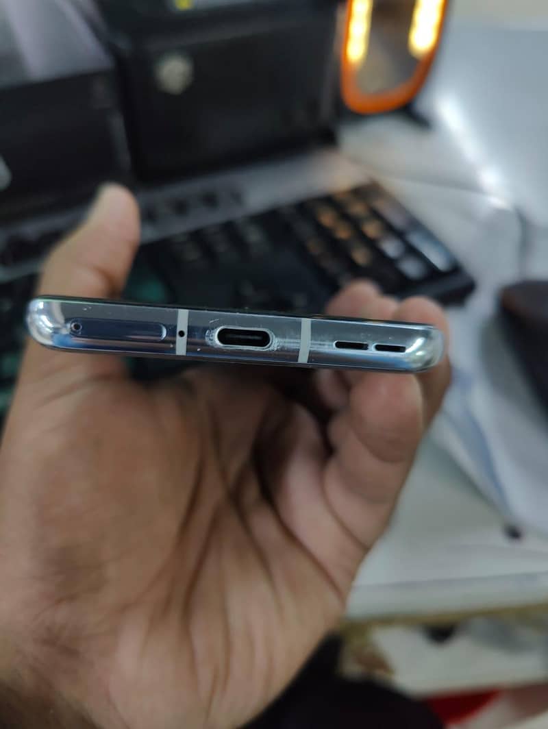 One Plus 9 Pro 10/9.5 condition 3