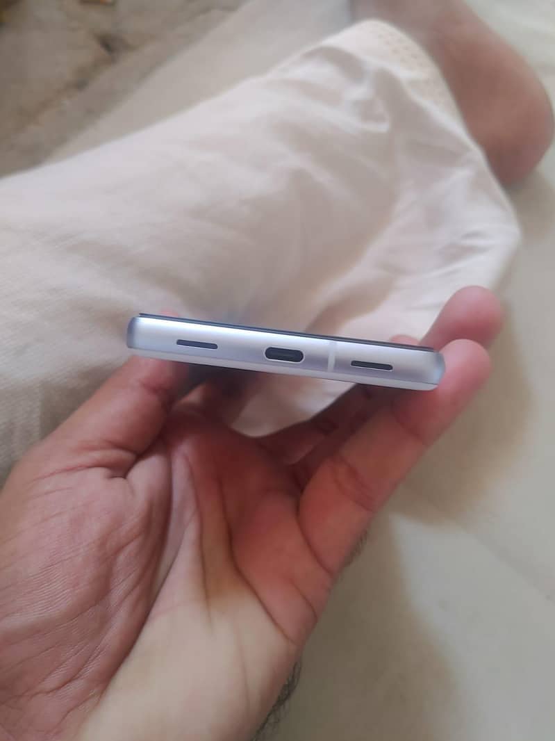 Google Pixel 7a 2