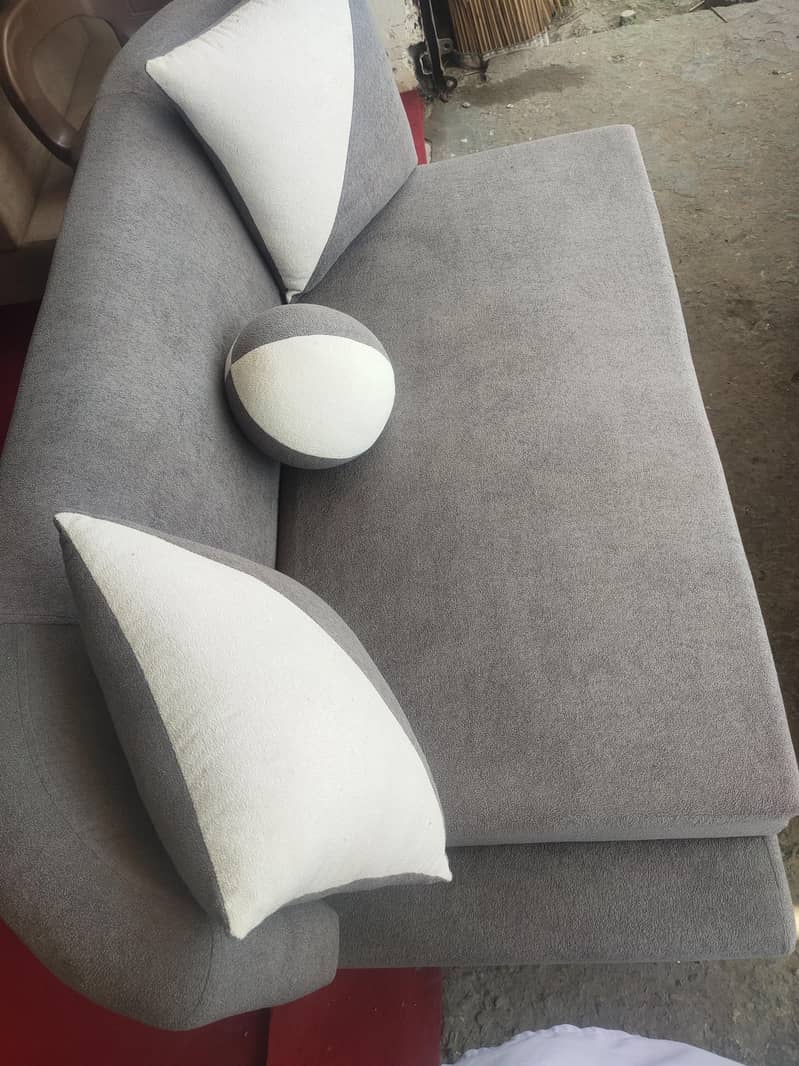 Comfy Modern Sofa Set . . . 9