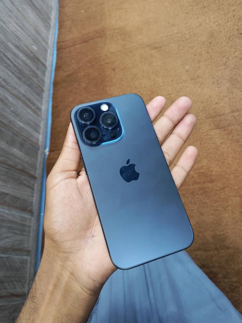 Apple iPhone 15 Pro 1
