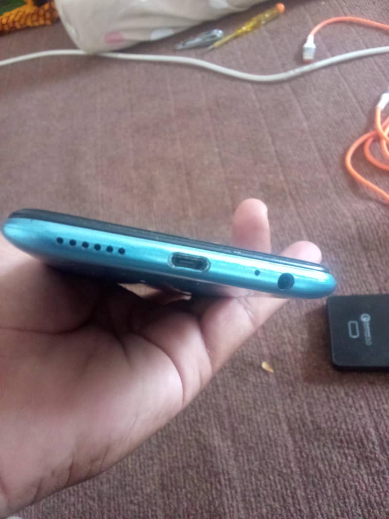 Tecno Spark 4 0
