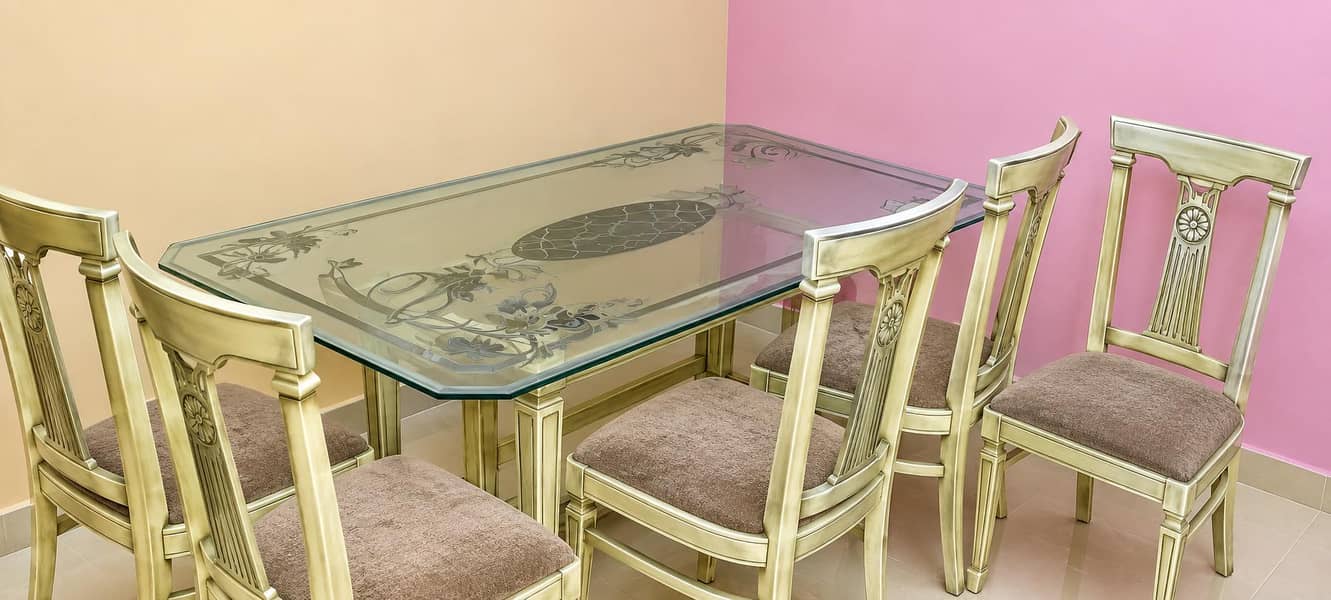Dining Table For Sale – Excellent Condition 0
