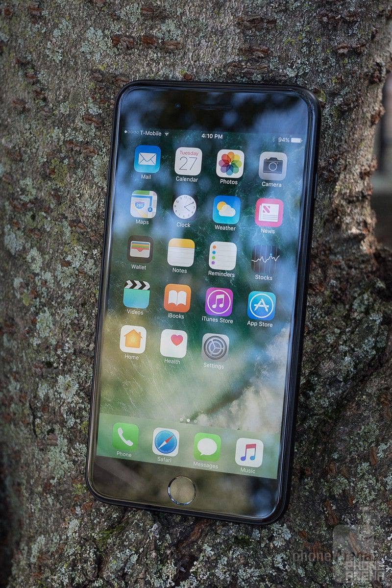 Apple iPhone 7 Plus 0