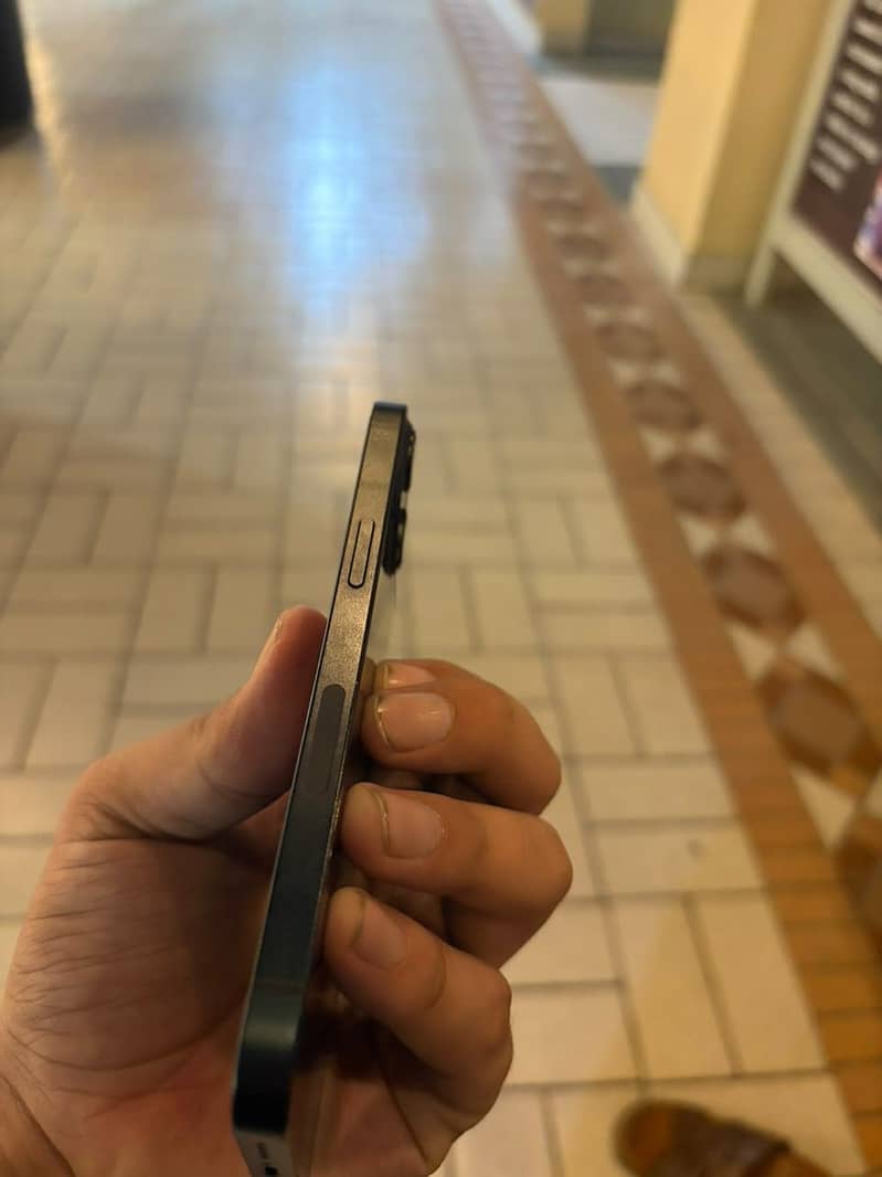 Apple iPhone 13 3