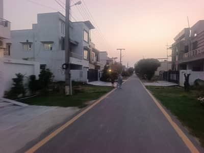 10 Marla LDA Approved Beautiful Location Near Park Masjid Commercial Plot For Sale