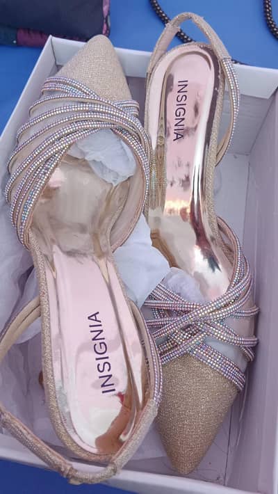 brand new heels insignia brand 40 number