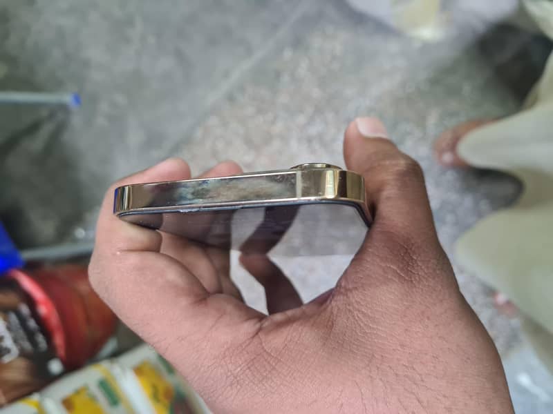 Apple iPhone 13 Pro 2