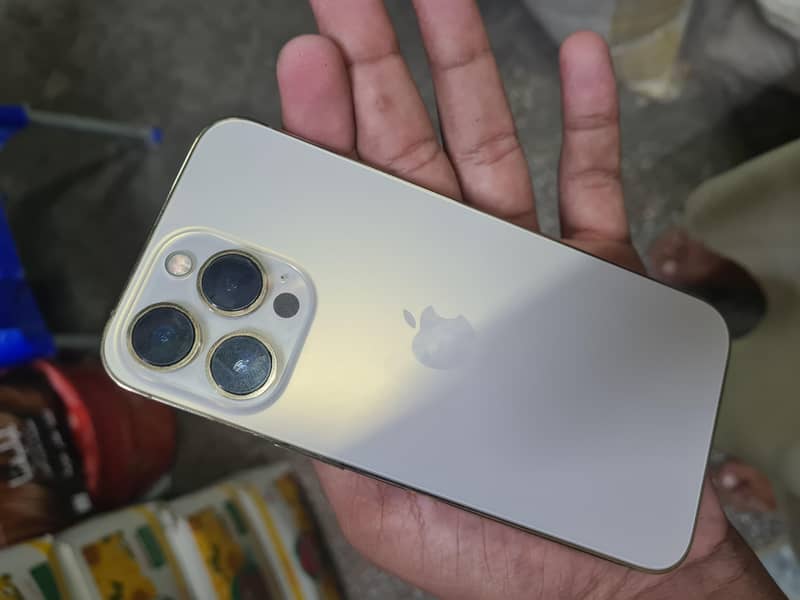 Apple iPhone 13 Pro 3