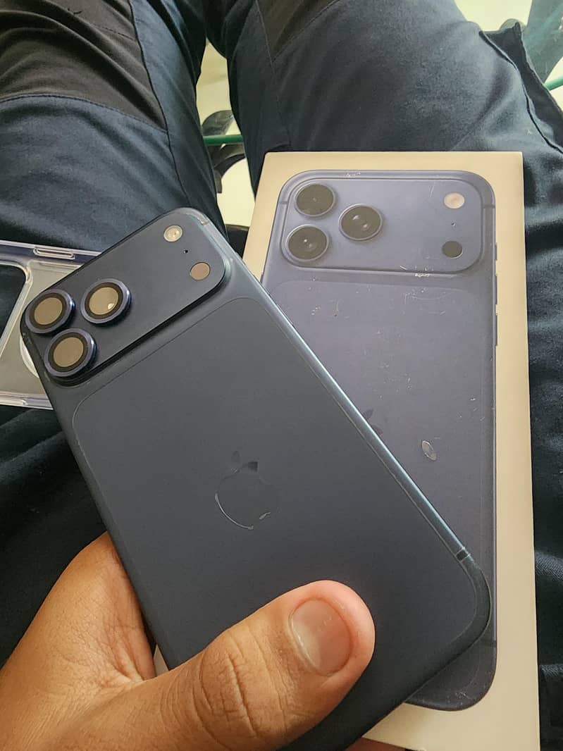 Apple iPhone 17 Pro Max 1