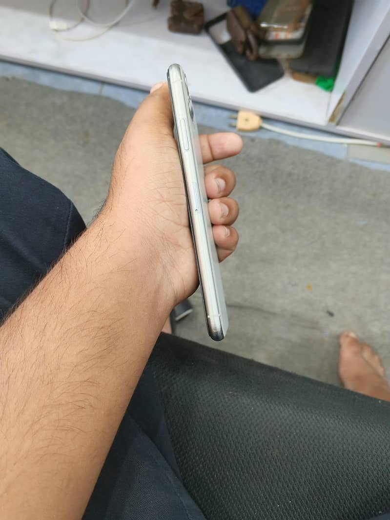 Apple iPhone 11 Pro Max 1