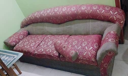 5 seater sofa set 3+1+1 used/gizri/good condition/urgent sale