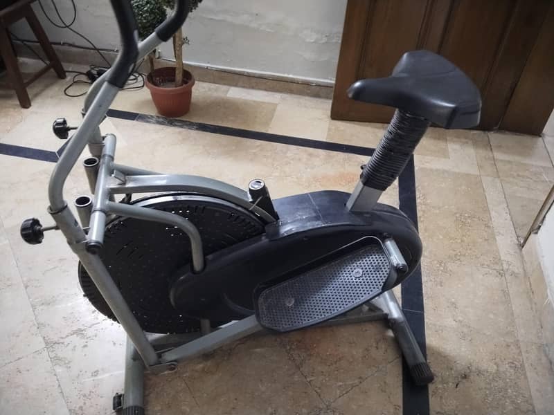 exercise bike in solid condition 4