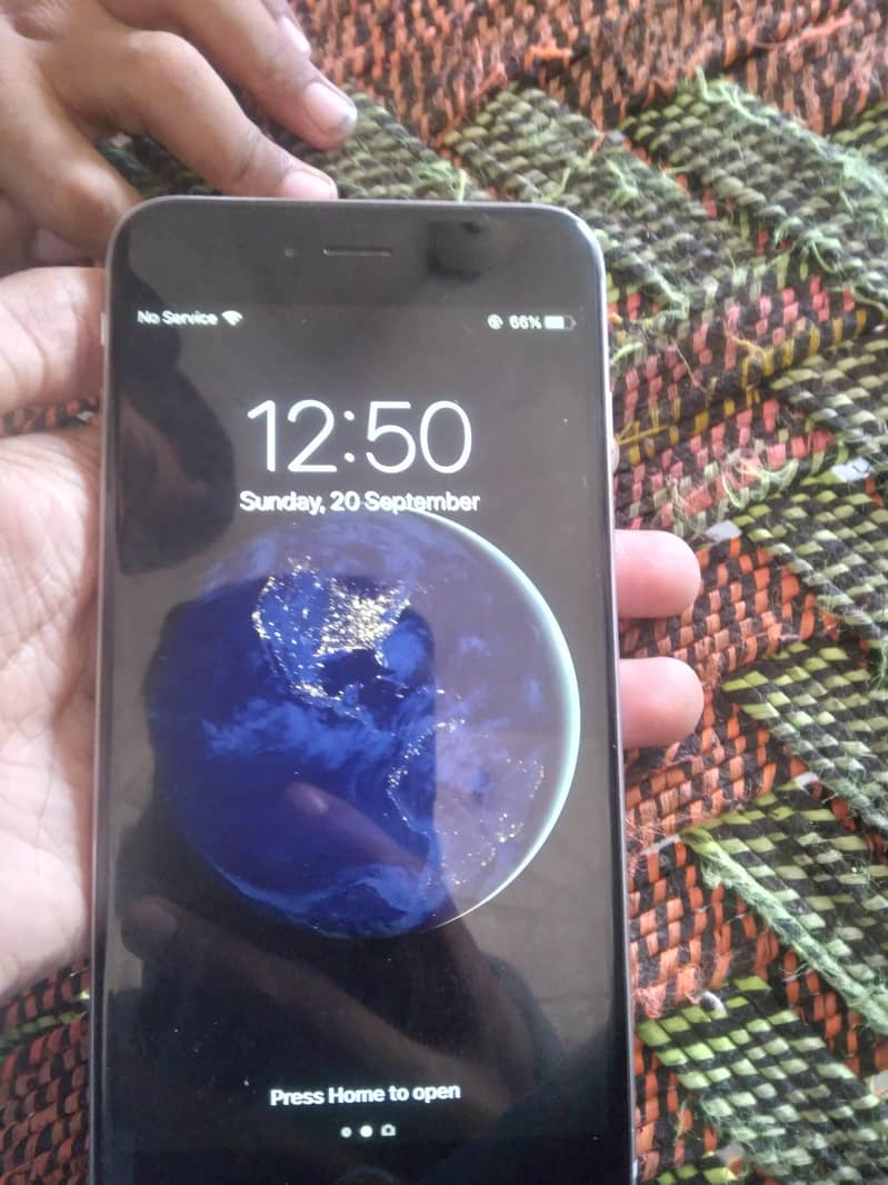 Apple iPhone 6 Plus 1